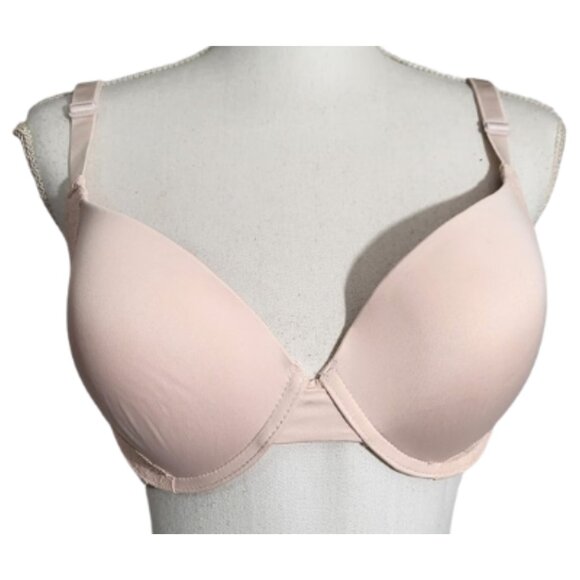 Jessica Simpson Other - JESSICA SIMPSON Beige Soft Lace Bra - Women's 40C